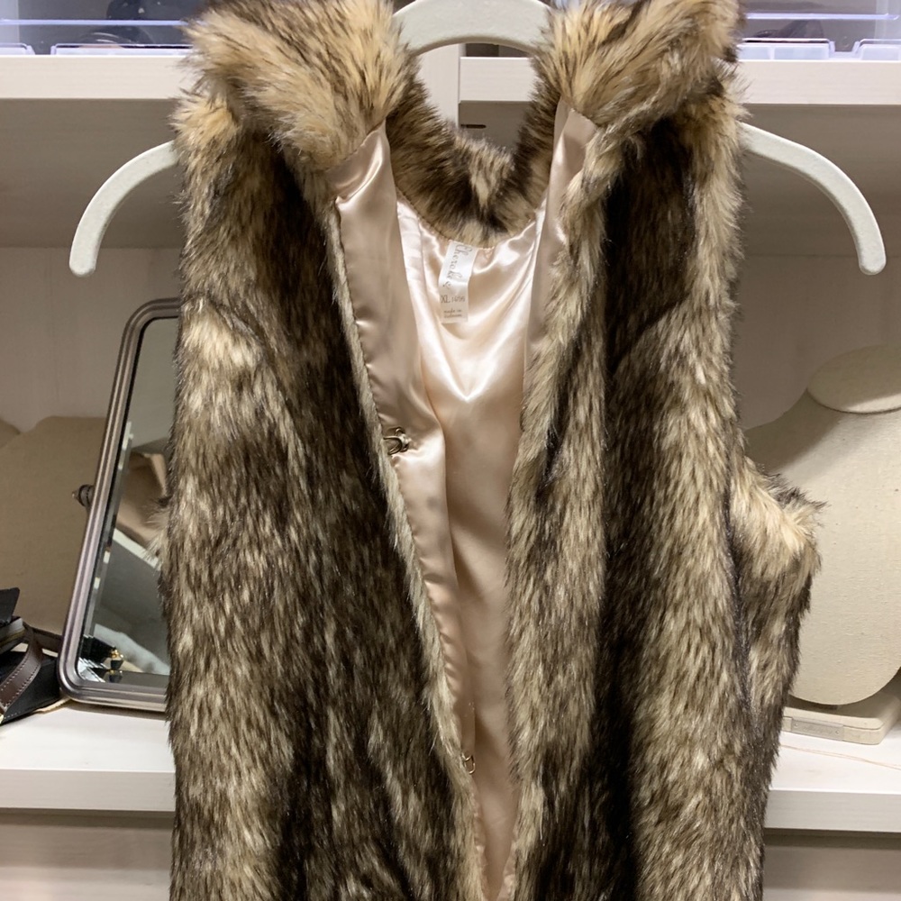 Faux fur girls vest